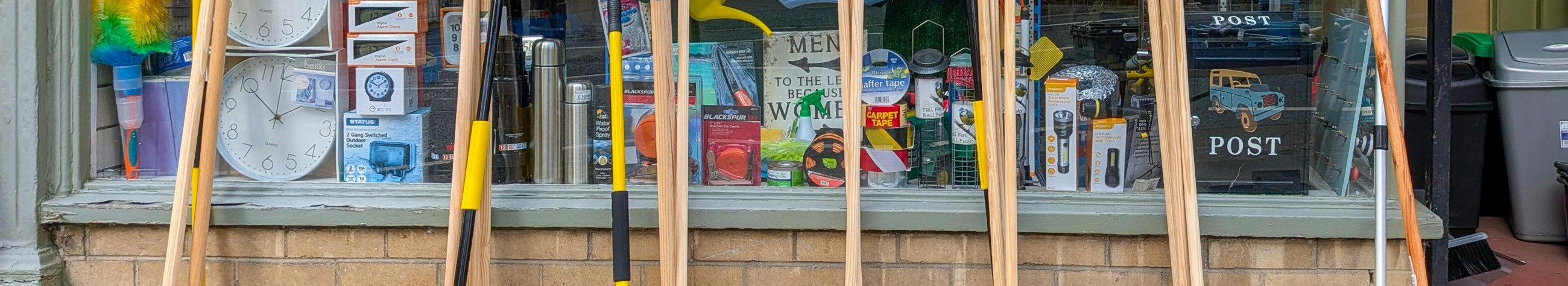 Only in one place you can find a choice of garden, forest, tools and working clothes with maintenance and accessories. Several shops across Estonia make buying easy.