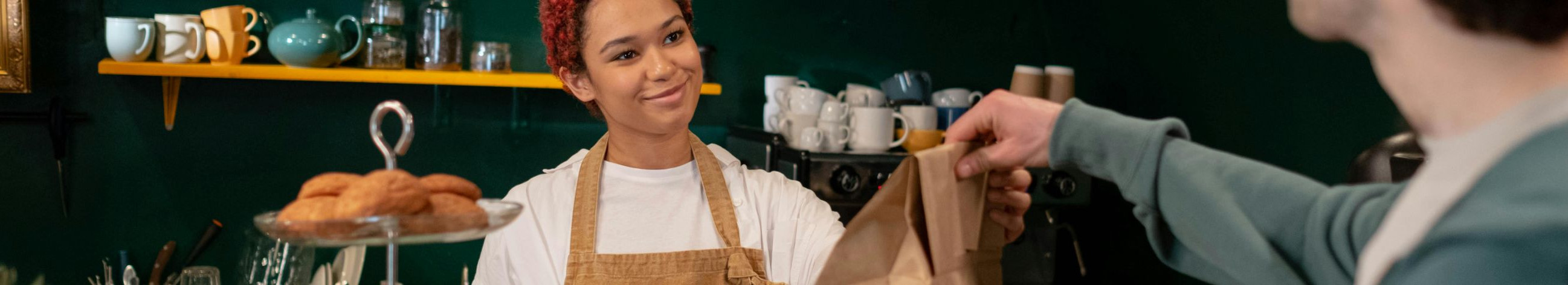 We offer fresh pastries, bread, cakes and coffee every day in Tallinn. Orders by phone or e-mail and a convenient creative take from several shops.