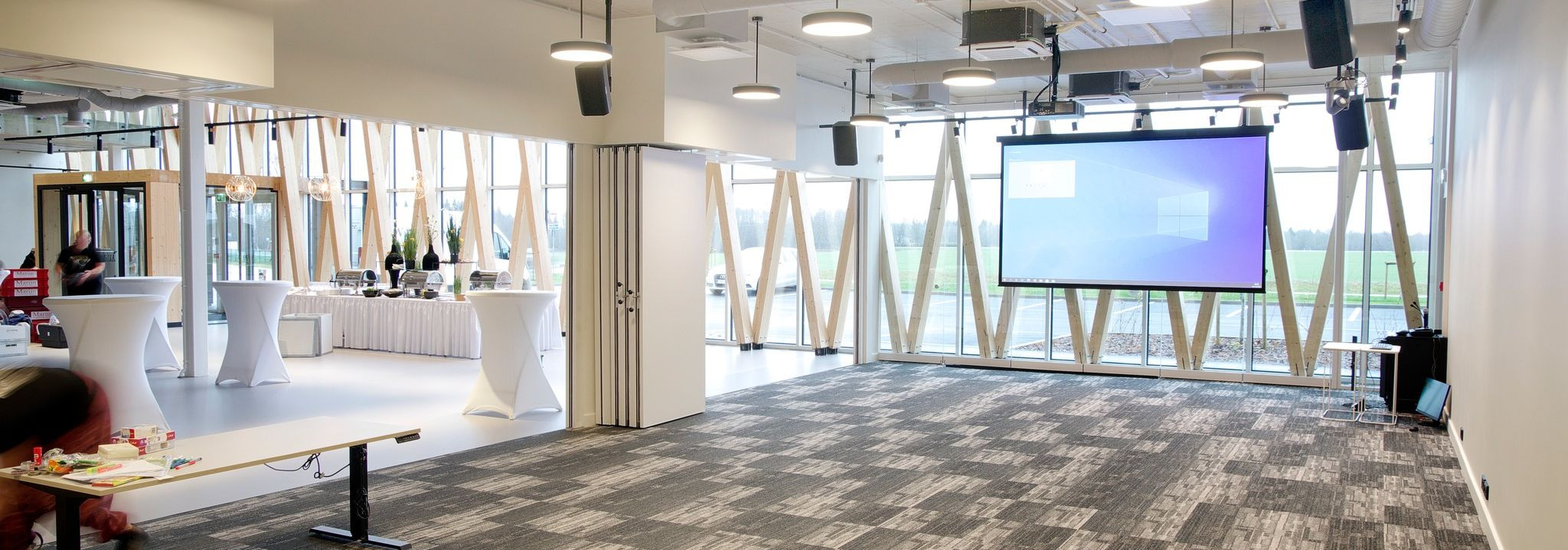 Tallinna lähistel asuv 900-ruutmeetrine co-working'u ja konverenentside ning koolituste ja muude ürituste korraldamise keskus. uuri lähemalt www.agm.ee