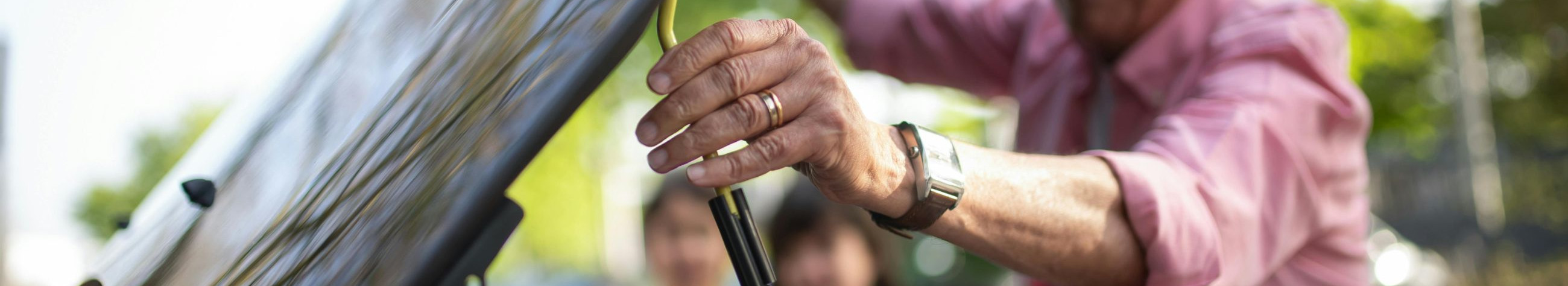 We sell model-based pneumatic hood supports that ensure controlled opening and safe holding. Installation without drilling in less than 15 minutes; corrosion-resistant parts and 2-year warranty.