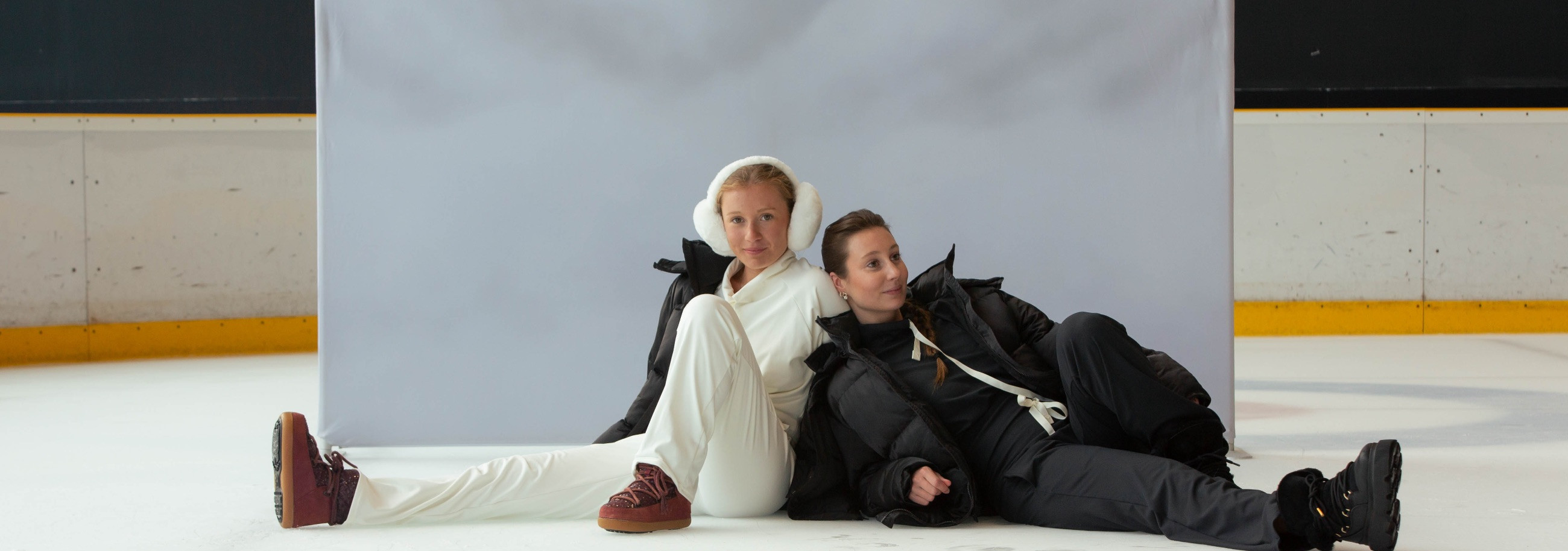 JIV on perefirma, mis sai alguse 2004.a. iluuisutamise riietest. Täna kantakse JIV loomingut üle maailma ning bränd on tuntud mimete tiimiriiete poolest.