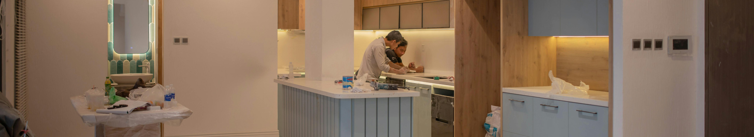 We make special order kitchen, bathroom, wardrobe and business furniture. We offer consultations, production, transport and installation from one place and subcontracting services to business customers.
