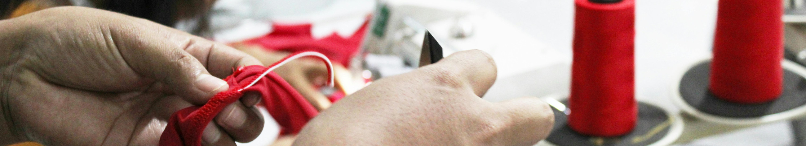 We fix and sew clothes and produce small series according to size and brand. We offer embroidery, print, material advice and the possibility of fast delivery.