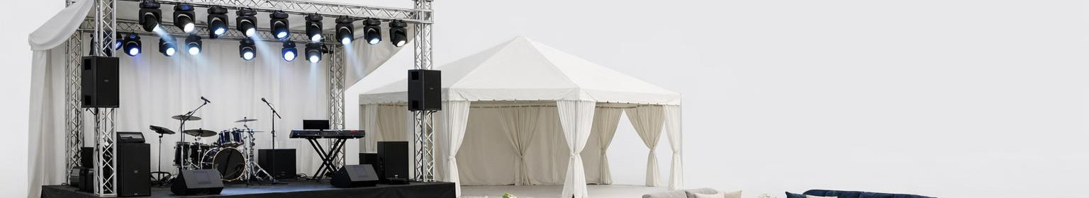 Website, which allows for short-term rental of tableware, furniture, tents, technology and decoration. The public price list and the additional basket facilitate the assembly of equipment.