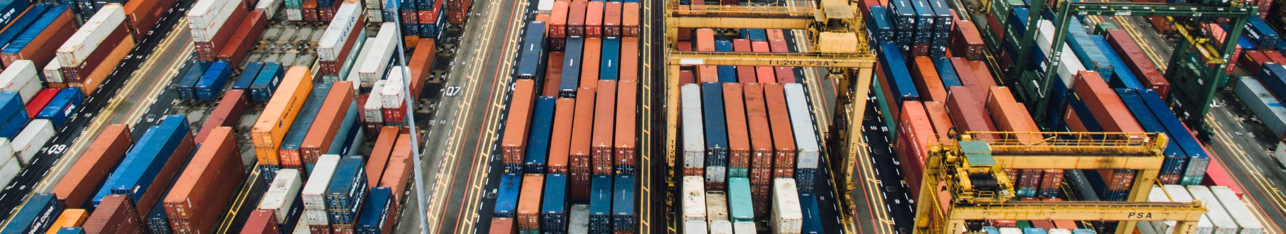 Foralstek pakub transpordi-, logistika- ja tolliteenuseid, sealhulgas maanteetransporti, meretransporti, konteinerveo ja tollimaakleri teenuseid ning laoteenuseid