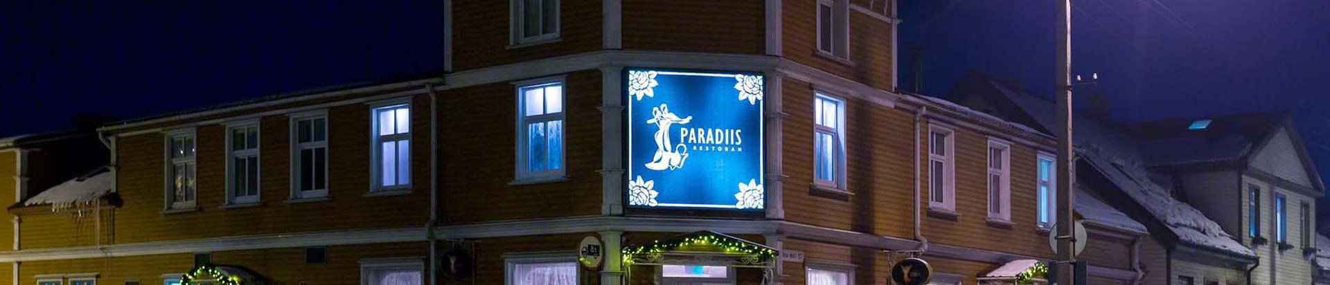 Restoran Paradiis on paik romantilisteks kohtumiseks ja aja veetmiseks! Restoran Paradiis on õdus koht Pärnus Riia mnt ääres, kus kõigil on lihtne jääda iseendaks. Paradiisi mõnusalt sooja atmosfääri loovad kaminates praksuvad halud ja sõbralik ning meeldiv teenindus.