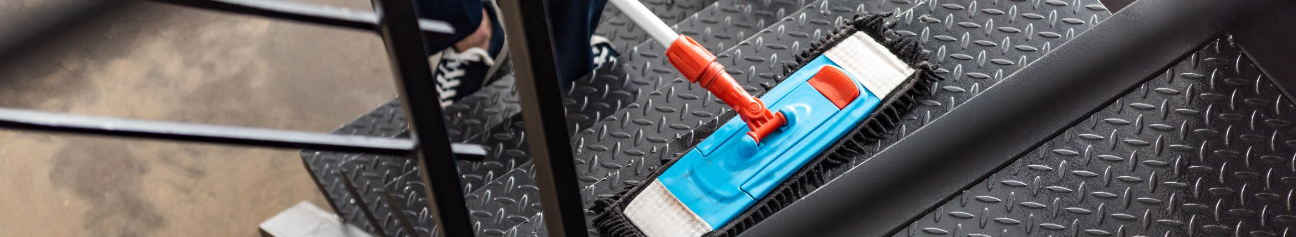 We provide meticulous cleaning services ranging from routine home cleaning to specialized post-construction and large-scale cleaning operations.