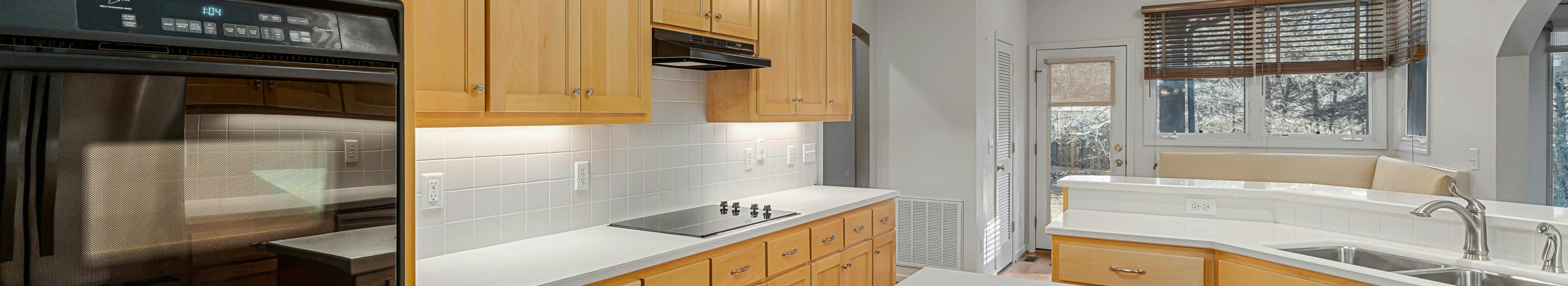 We plan, make and install custom kitchen furniture that fits your room, style and needs. A selection of materials and finishes helps to create a functional and durable kitchen.