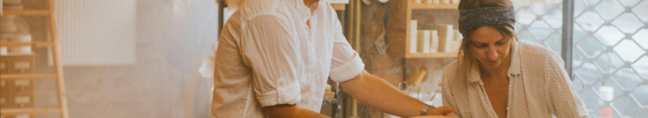 The local ceramic studio offers handmade dishes, gifts and gift cards. Attend also courses, workshops and childrenNULLs birthday parties.