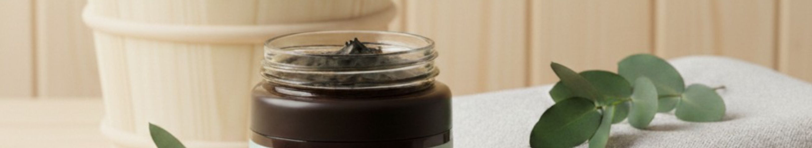 Natural cosmetics, essential oils and aromatic products conveniently from the web. Find suitable products for facial skin, body, hair and special care needs.