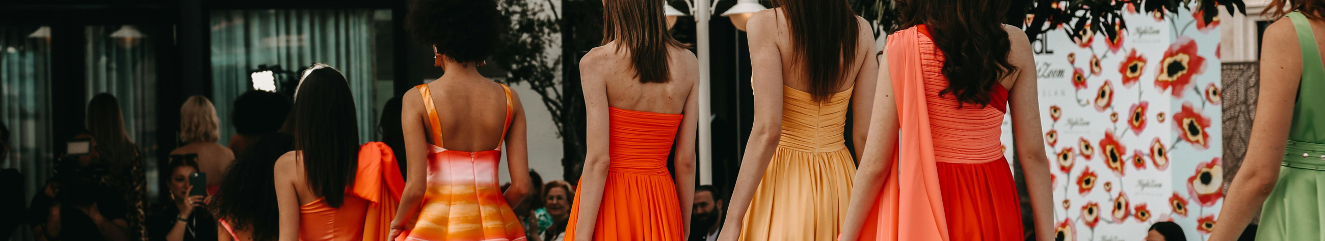 We plan and produce stylish fashion events, galleries and brand events from concept to implementation. We ensure smooth logistics, media coverage and professional staging.