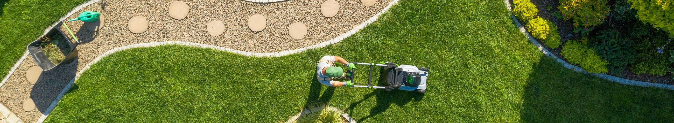 tree care services, biodegradable flower coverings, construction, repair and auxiliary work in the garden or on the plot, TRANSPORT SERVICES, consulation, landscape and garden design, grass care, floral carpets, cutting on the hedges, mowing the lawn
