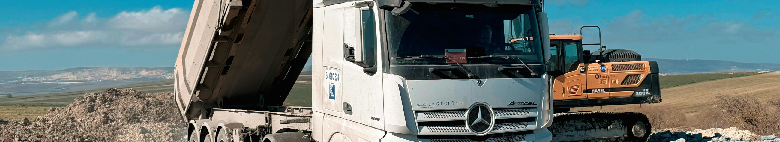 Täisteenusega logistika puistematerjalide, kallurite, konteinerite ja kaubikute vedamiseks ning professionaalseks laadimiseks ja rendiks. Hoiame teie ehitus- ja kaubaprojektid sujuvalt ajagraafikus.