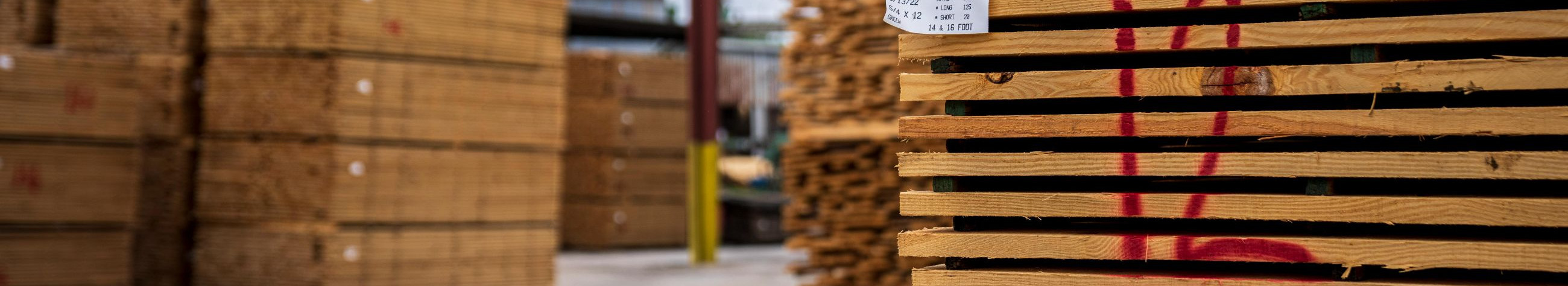 We offer sawn wood and regional reserves to construction and production customers in Pärnu region. We will ensure shorter delivery times and stable stock levels.