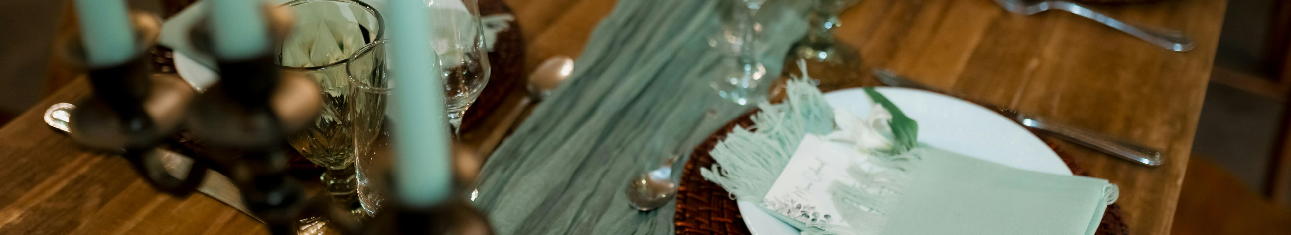 A wide range of home decorations and tableware, most products immediately in stock. Simple online order and free transport from 55 €.