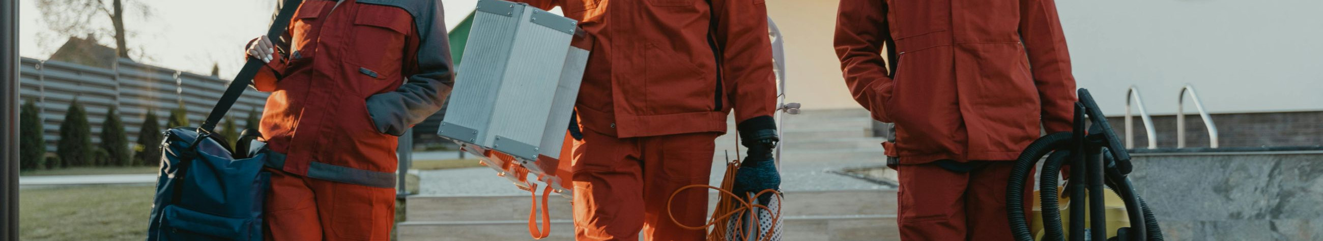 We offer cleaning, maintenance and administration of business premises, apartment cooperatives and projects. We help keep the rooms in order, hygienic and well-managed.