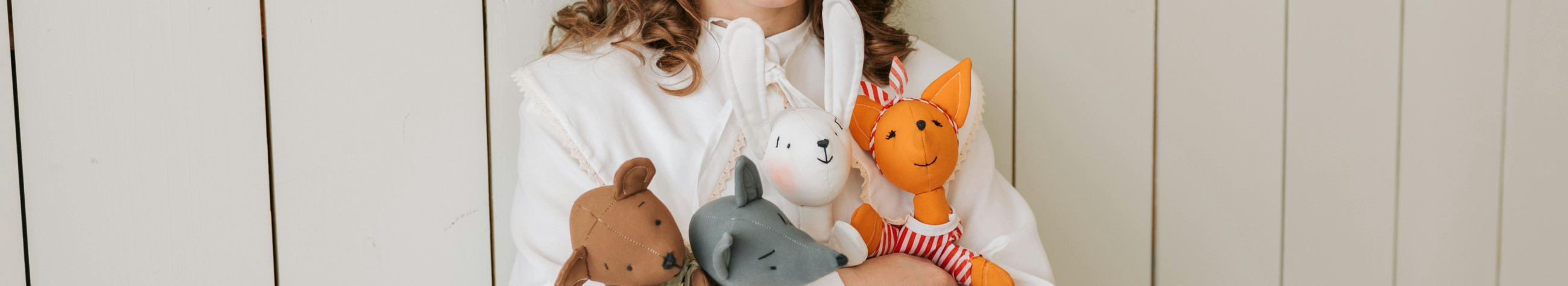 We make personal toys, blankets and gifts for children and organizations as crafts. Drawing or wish is a unique reminder.
