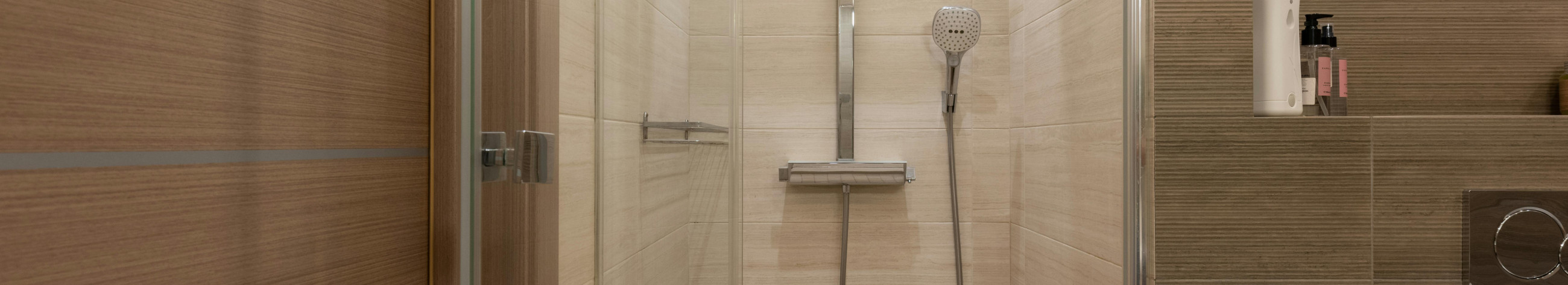 Customised and standard shower, sauna and bathtub solutions with manufacturing, sale and installation in one service.