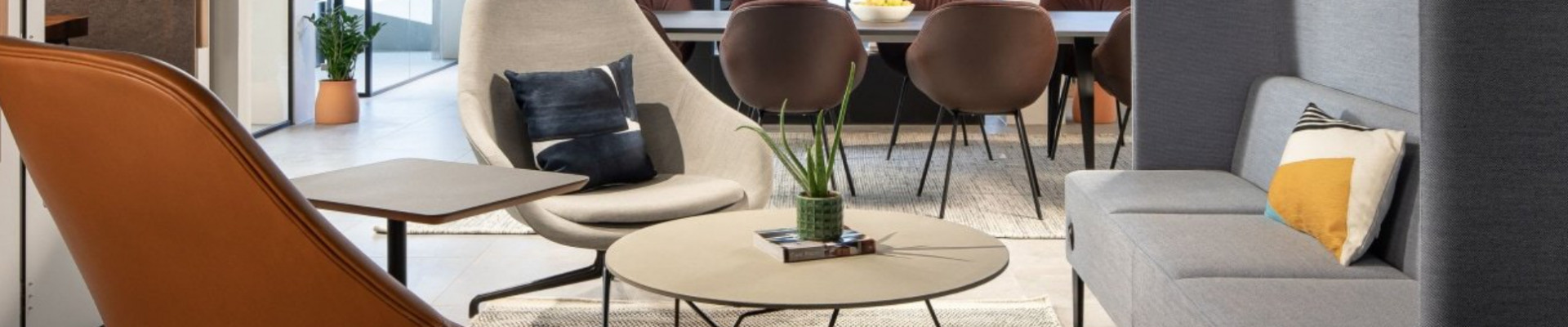 Kaasaegne mööbli tootmine ja paindlikud mööbli terviklahendused sinu ettevõttele: Büroomööbel, avaliku ruumi sisustamine, hotellide ja restoranide mööbel.