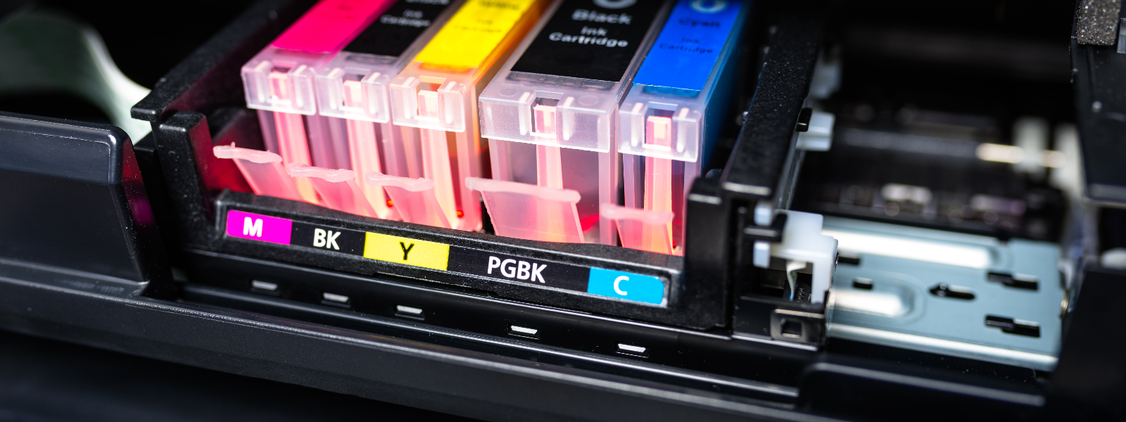 ÖKOPRINT OÜ - Printerikassettide täitmine ja renoveerimine, tagades kõrgekvaliteedilised täidetud tindi- ja laserkass...