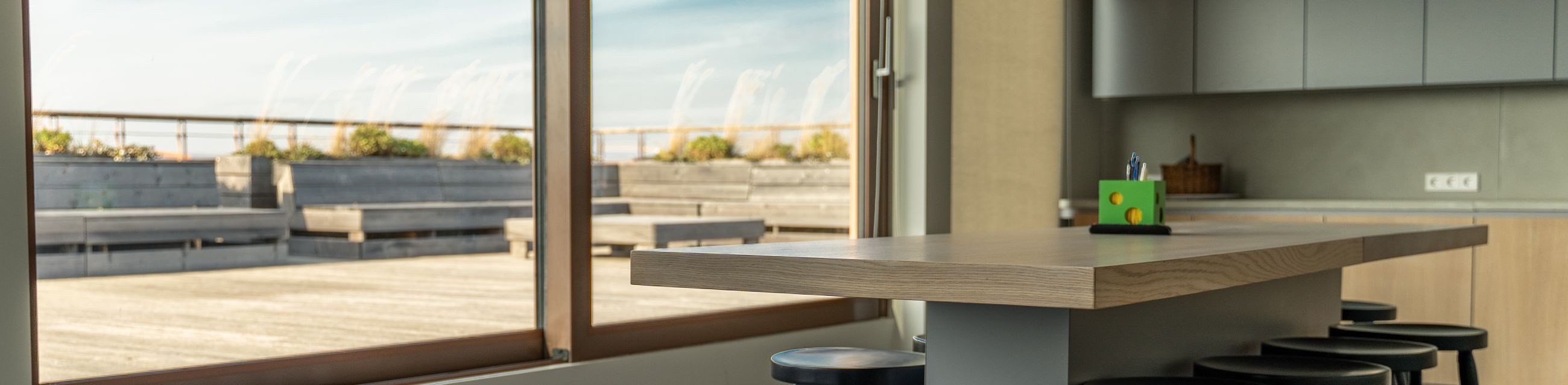 Ärimeedialehel külastusi - 725; jälgijaid - 11. Arvustusi - 4; Artikleid 1+