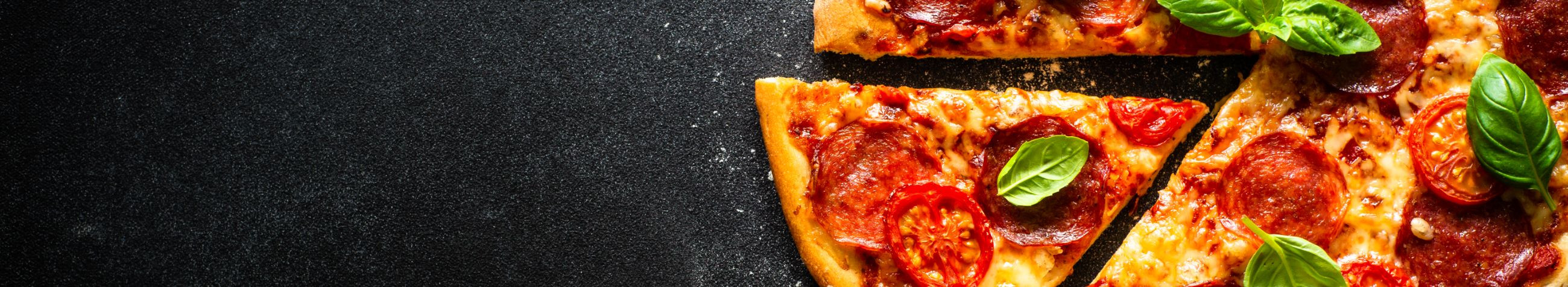 Pizza La Mimosa pakub autentseid Itaalia pitsasi, kasutades kvaliteetseid koostisosi ja pakkudes mitmekesiseid maitseelamusi nii kohapeal kui ka kaasamüügiks.