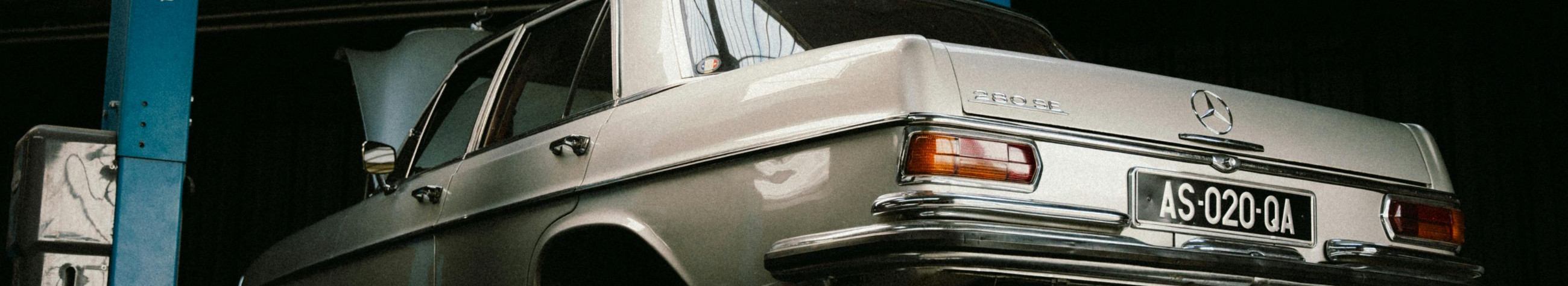 We manage insurance cases and offer high-quality bodywork, restoration and surface treatment with controlled spare parts. If necessary, we will ensure that the replacement vehicle is maintained.