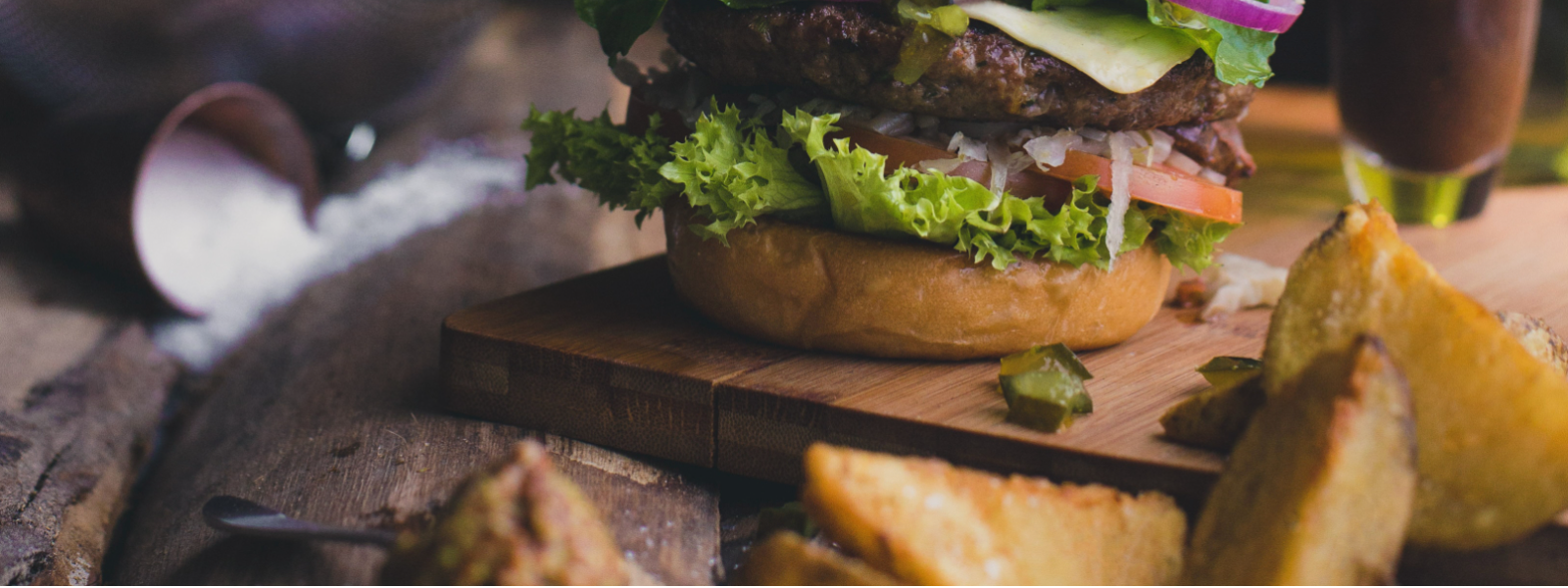 HUKS TRADING OÜ - Meie eriala on suussulavate burgerite, kebabide ja teiste kohvikuhõrgutiste valmistamine.