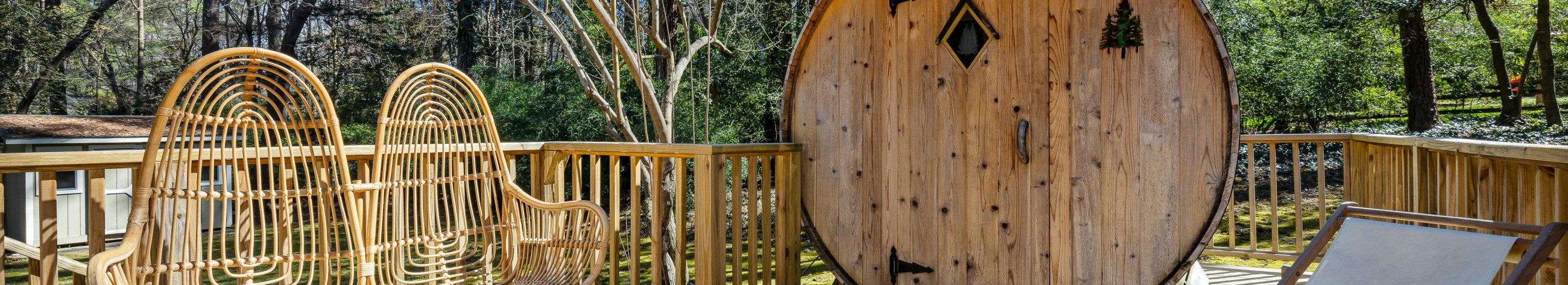 We bring customizable boat saunas, bathtubs and outdoor space solutions, handmade and durable. We offer maintenance, repairs and payouts to extend your service life.