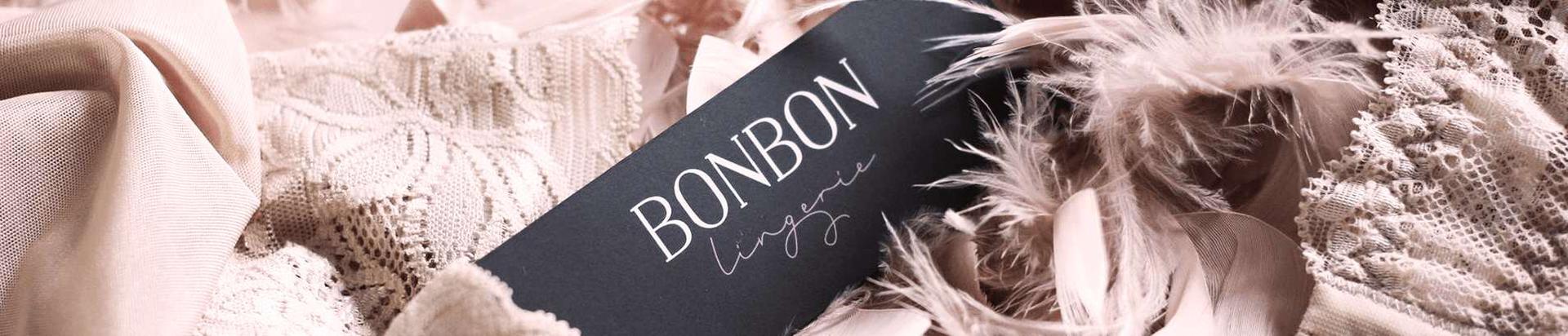 Sisene BonBoni salapärasesse maailma ja avasta meie eksklusiivsed rinnahoidjad, püksikud, bodid, öösärgid ning hommikumantlid