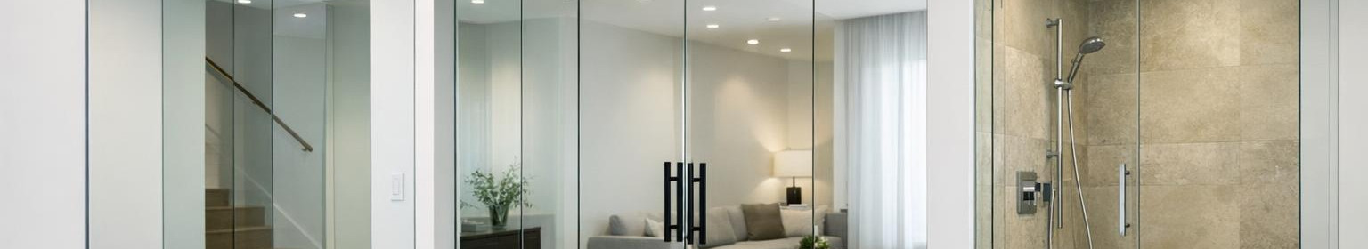 We offer customized glass and reflective solutions from measurement to installation, ensuring accurate suitability, high-quality finishing and coordination of one supplier.