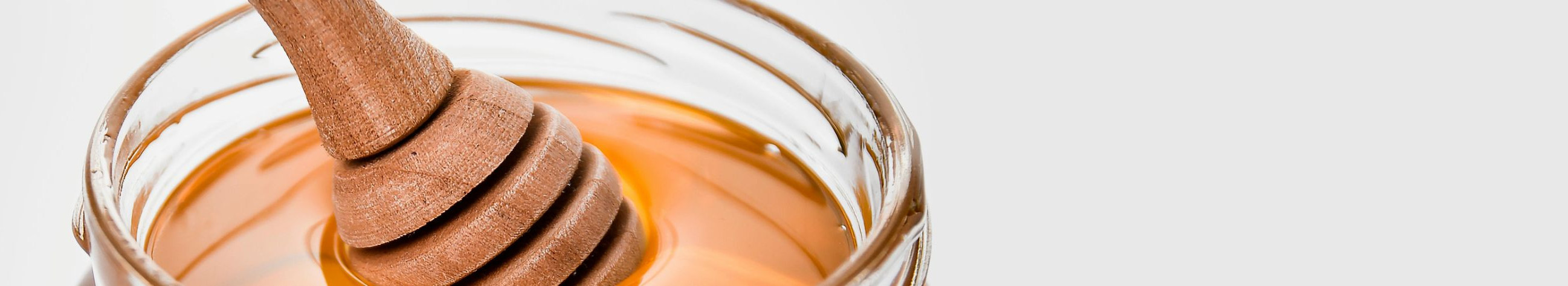 We offer a local flower shop conveniently and share simple information about honey and beekeeping. Customer service is personal and friendly.