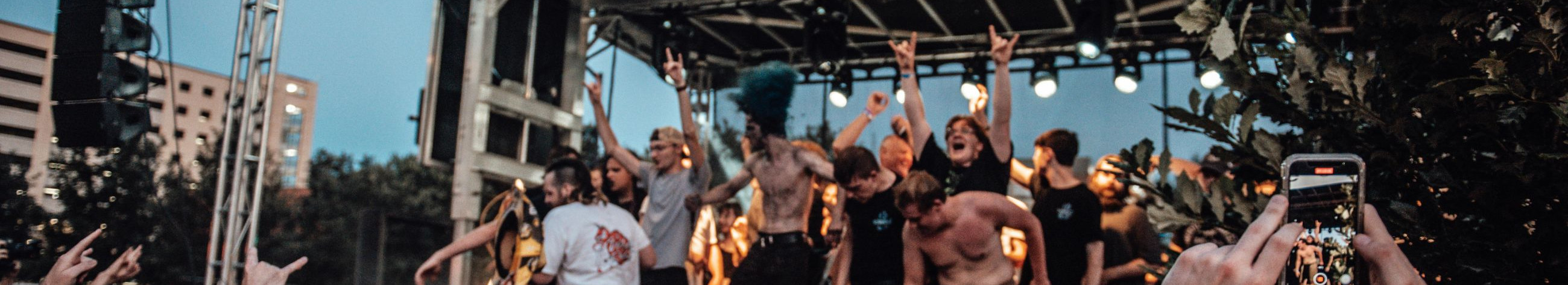 Korraldame kultuuri- ja muusikasündmusi, mis ühendavad publiku, esinejad ja partnerid. Aitame luua sujuva, sisuka ja meeldejääva sündmuse nii kogukonnale kui ka laiemale publikule.