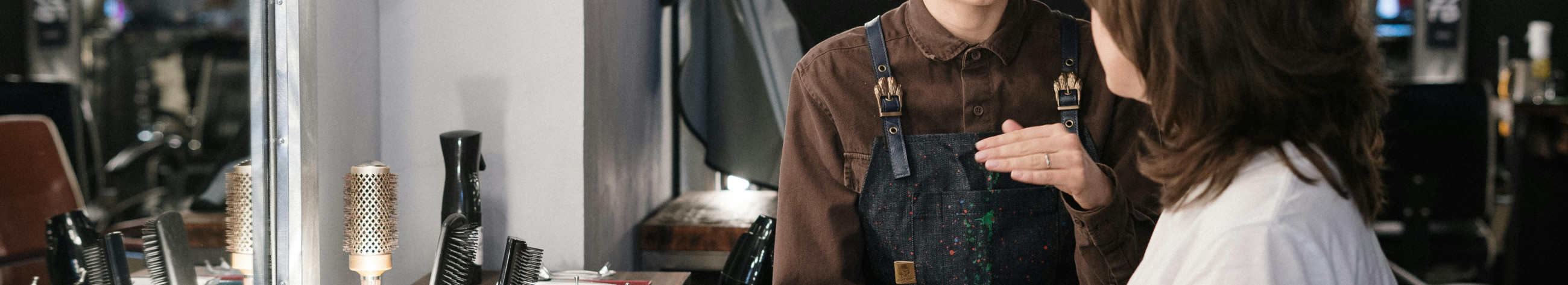 We offer personalized surgeries, colors, deep care and festive haircut solutions and extensions - the results are durable and easy to maintain.