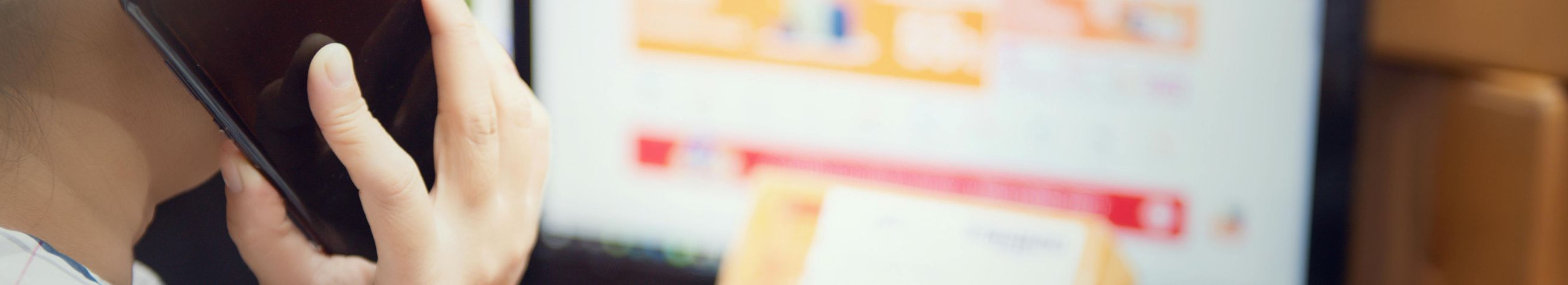 The wide range of e-commerce offers clothes, beauty products and home goods quickly home. Free delivery from 50 € and Paide shop and customer support make your purchase comfortable.