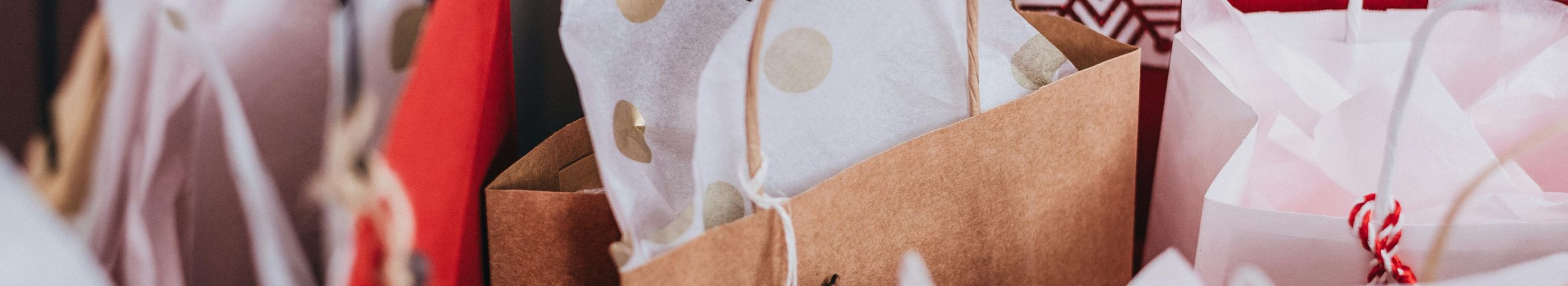 The wide range of e-commerce offers clothes, beauty products and home goods quickly home. Free delivery from 50 € and Paide shop and customer support make your purchase comfortable.