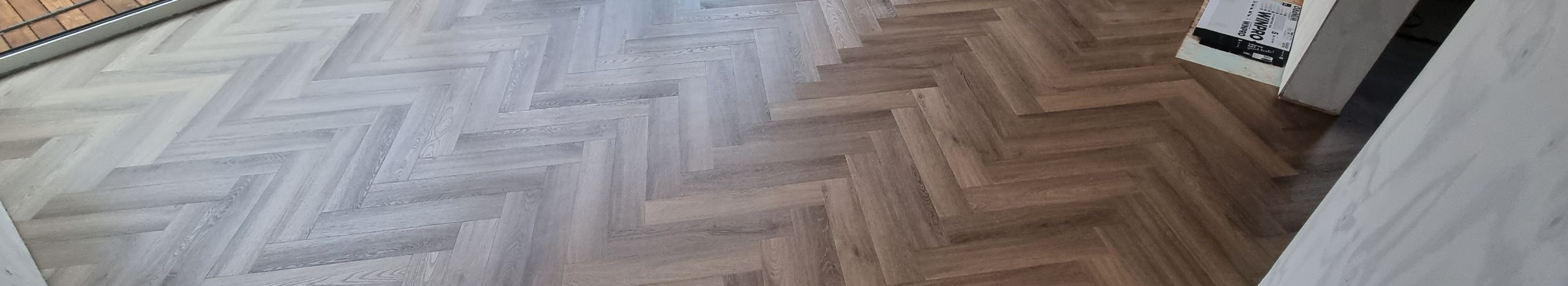 We offer the sale and professional installation of laminate, parquet, ceramic tiles and floor heating. We will ensure damp, energy-efficient and durable floors throughout the project.