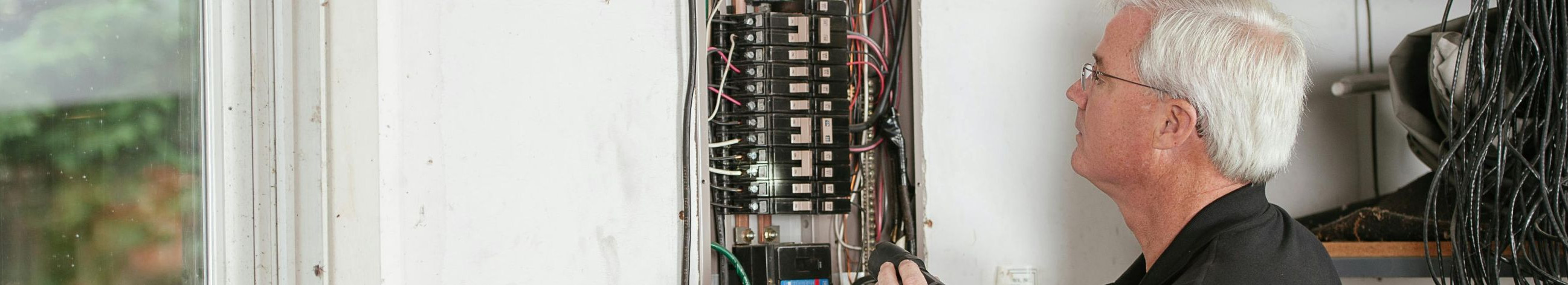 The electricity expert provides electricity works, projects, audits and maintenance for homes, companies and apartment cooperatives in South Estonia. We help to ensure safe, compliant and well-planned electrical discharge.