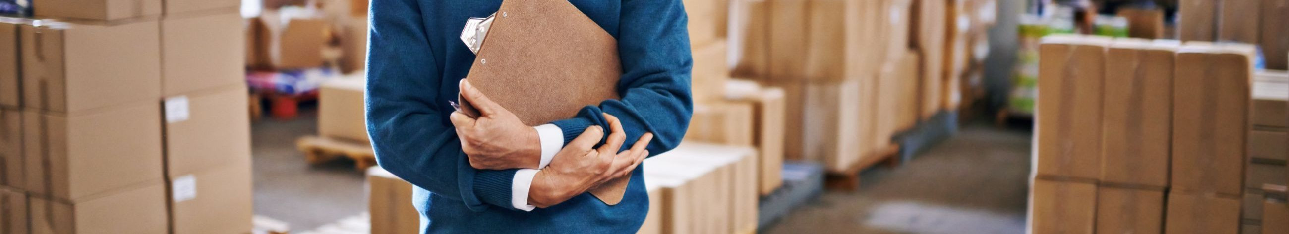 receipt and placement of goods in storage facilities, Issue of goods, bundling, personalised parcels, dealing with refunds, full warehouse service, e-commerce warehouse service, goods receipt and storage, order fulfillment services, customized parcel packaging