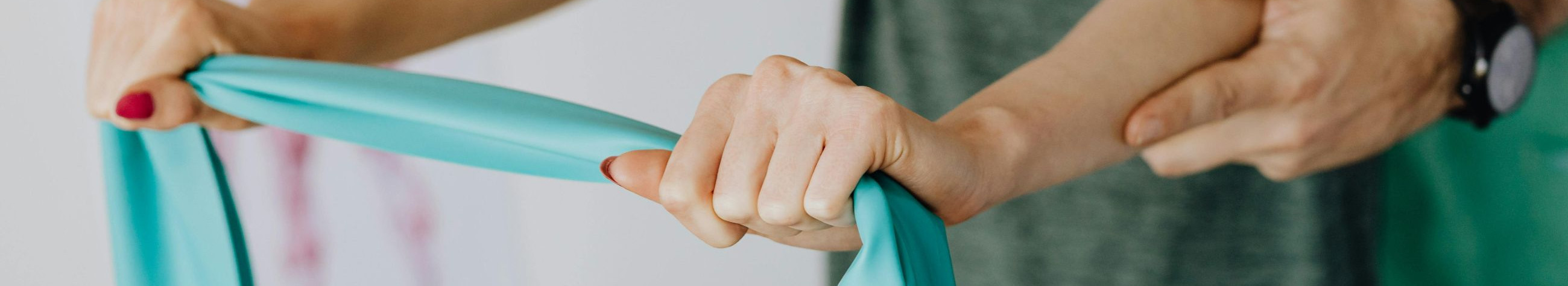 Pakume individuaalset kliinilist hindamist ja füsioteraapiat, et vähendada valu, parandada liikumist ja taastada võime igapäevaelu toiminguteks.