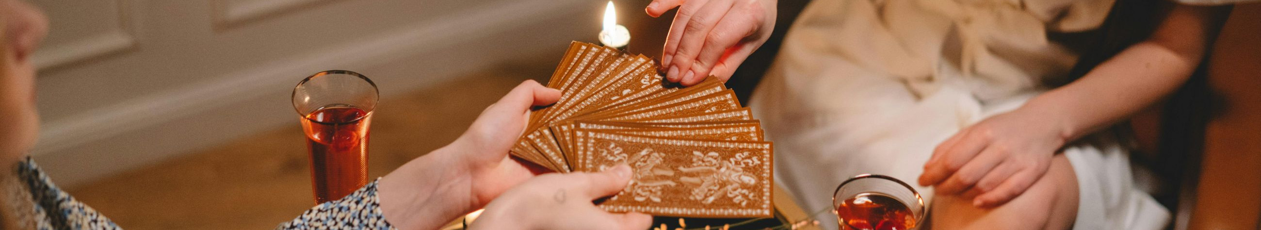 Sensitive psychic consultations, home cleansing and ritual items help to find clarity, solve emotional stories and clean up domestic and personal energy.