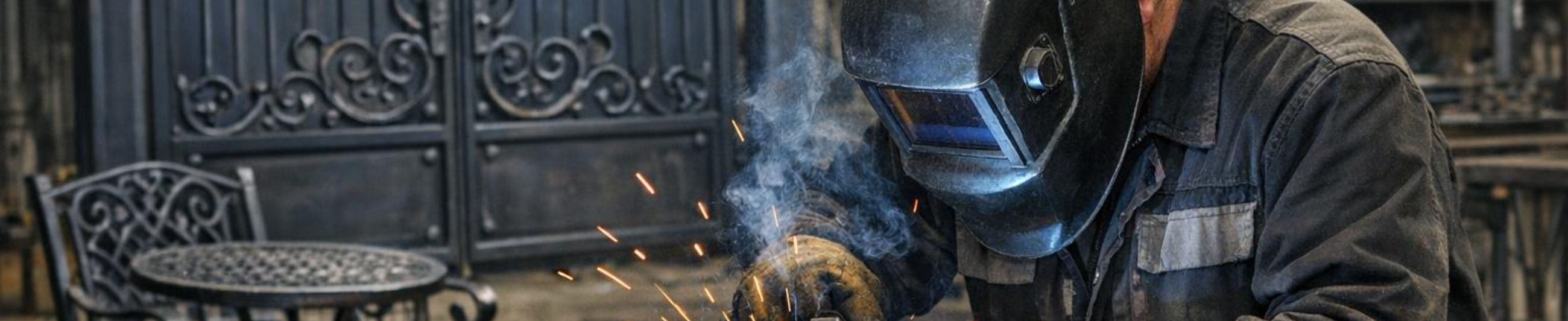 We make and install gates, gardens and metal objects on special order. We offer welding and fast repair services in Võru County.