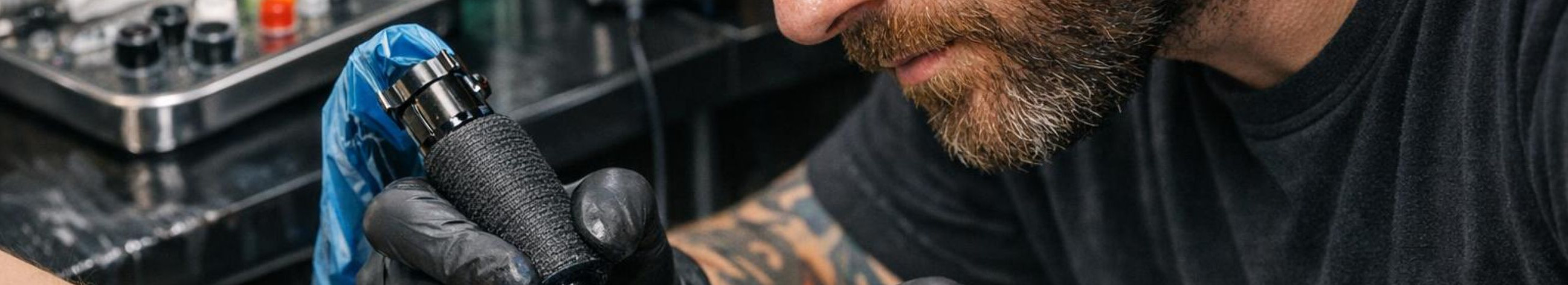 Customized designs and professional execution that ensure safe and long-lasting tattoos. We offer consultations and extensive follow-up.