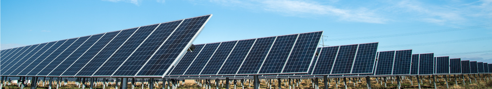 Oleme pühendunud taastuvenergia lahendustele, kuid peamiselt päikesepaneelide paigaldamisele. Meie müügi- ja paigaldusmeeskond koosneb kogenud spetsialistidest, kes on olnud tegevad päikeseenergeetika alal üle 10 aasta