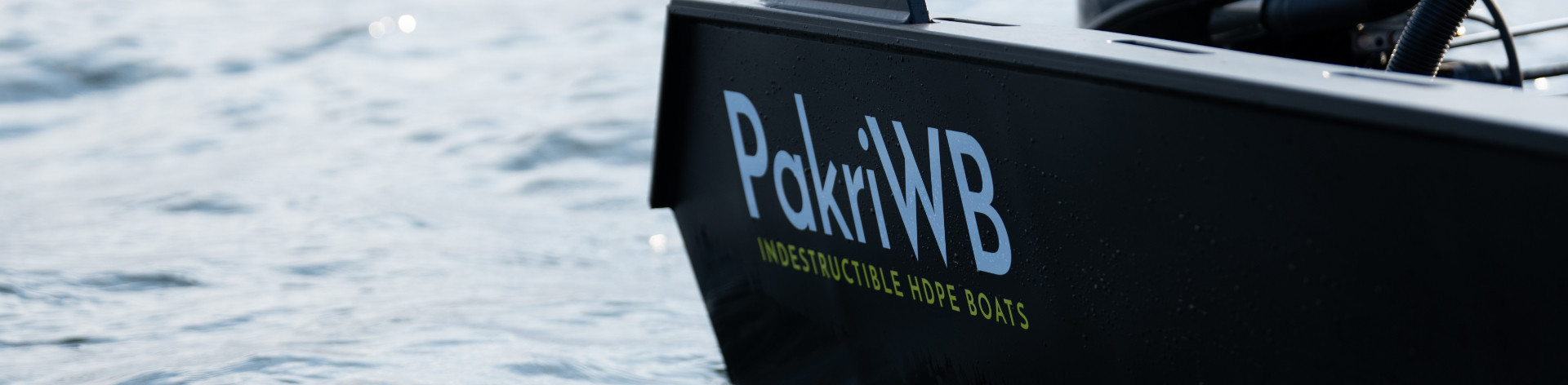 Pakri Workboats OÜ tegeleb tööpaatide ja vabaajapaatide tootmisega. Paadid on toodetud UV kindlast polüetüleenist (HDPE).