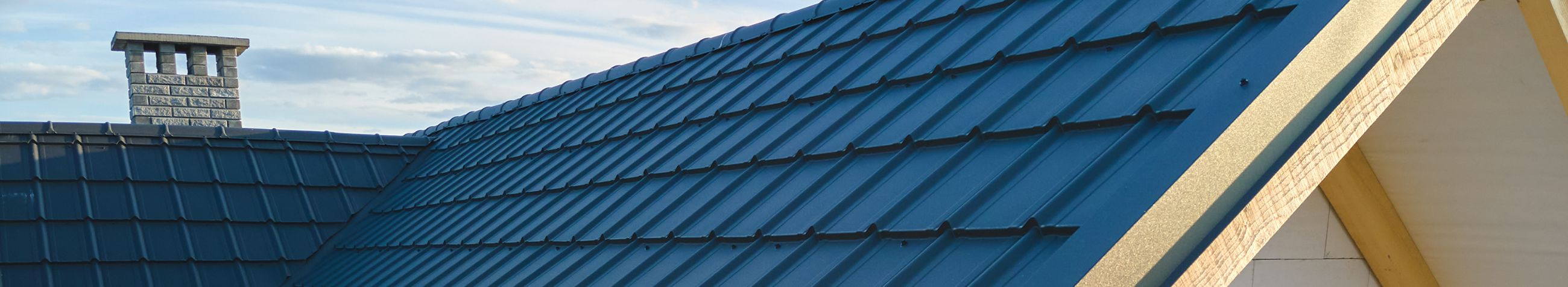 Oleme spetsialiseerunud katuste ehitusele, renoveerimisele ja plekitöödele, pakkudes kvaliteetseid katuseteenuseid alates SBS lamekatuste paigaldusest kuni katusstruktuuri renoveerimiseni.
