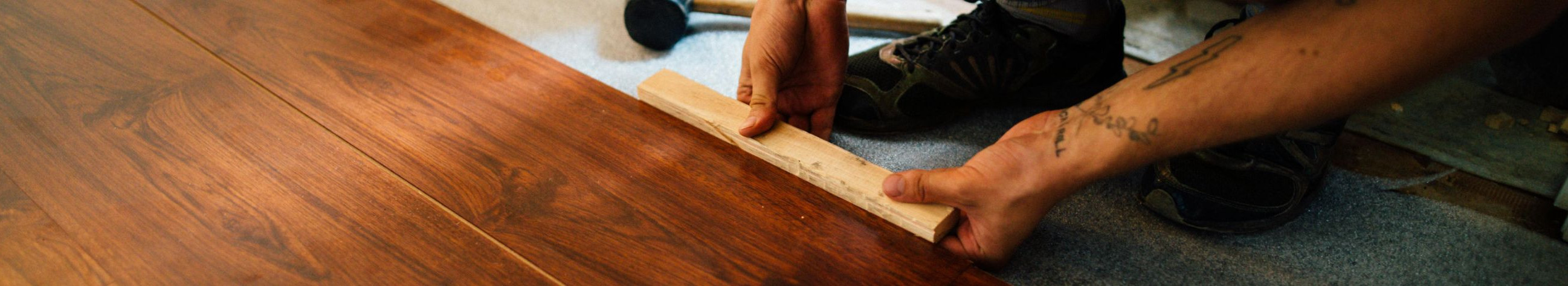 Pakume siseviimistlust, uste ja põrandate paigaldust ning tisleritöid. Aitame luua korras, viimistletud ja töökindla tulemuse nii uutes kui ka renoveeritavates ruumides.