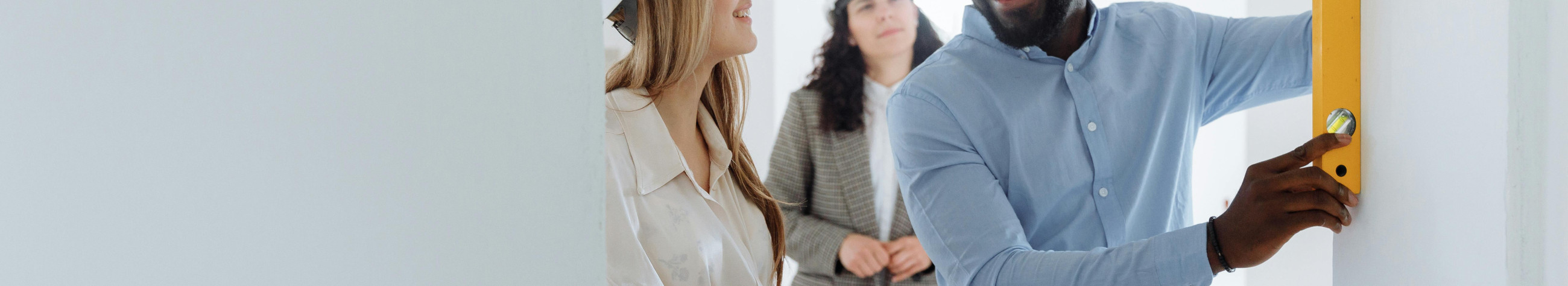 Pakume ehitus-, viimistlus- ja renoveerimislahendusi nii uutele kui olemasolevatele hoonetele. Tööde eesmärk on vastupidav, korrektne ja kvaliteetne tulemus.