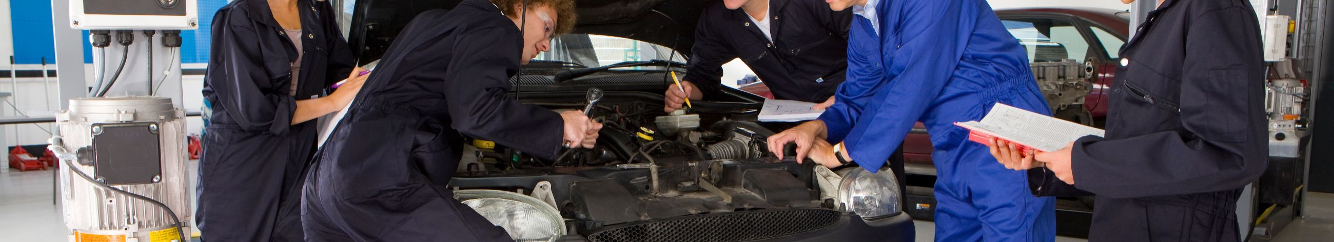 Ettevõte tegeleb mootorsõidukite remondi, hoolduse ja diagnostikaga. Pakume täielikku teenuste valikut rehvidest mootorini, tagades sõidukite turvalisuse ja töökindluse.
