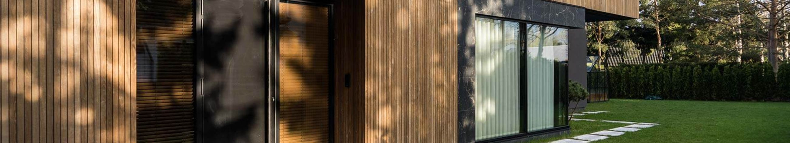 Ettevõte pakub terviklikku eramajade ehituse teenust alates krundi leidmisest ja projekteerimisest kuni maja valmimise ja haljastuseni. Kogu protsess toimub läbipaistvalt, kliendi soovidest lähtudes ja kvaliteeti esikohale seades.